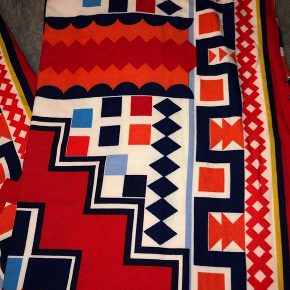 LuLaRoe Tall and Curvy Leggings - Picture 3 of 4